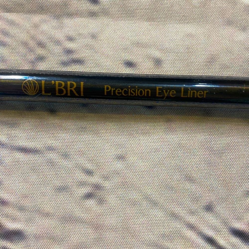 L’Bri precision eye liner 46-black